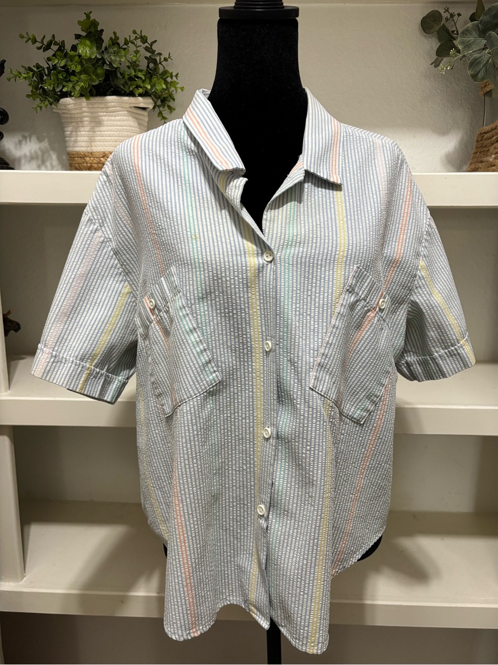 Fashion Crossroad Women’sRelaxed Short-Sleeve Button-Down Shirt in Pastel Stripe